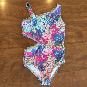 Garnet Hill sz 7 Wave Rider cutout one-piece swim